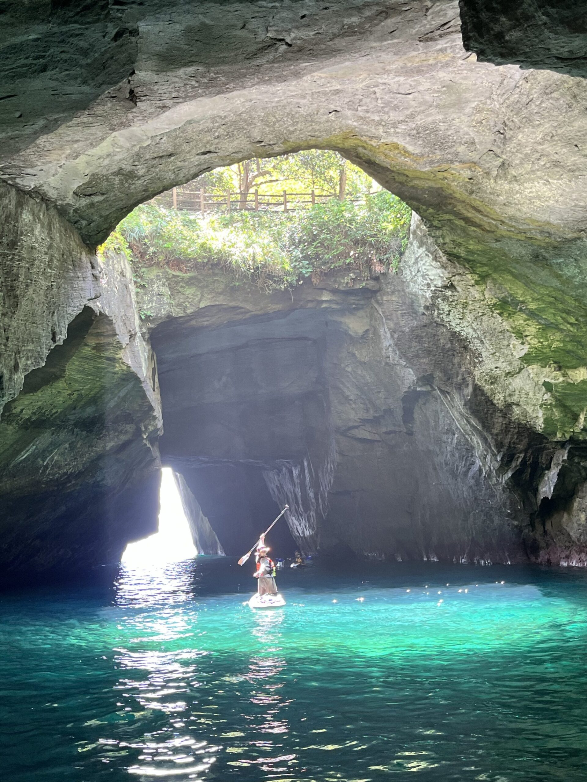 天窓洞 91cm×122cm SUP・静岡】堂ヶ島 天窓洞をSUPで楽しむ - TOKAI OUTDOOR LIFE